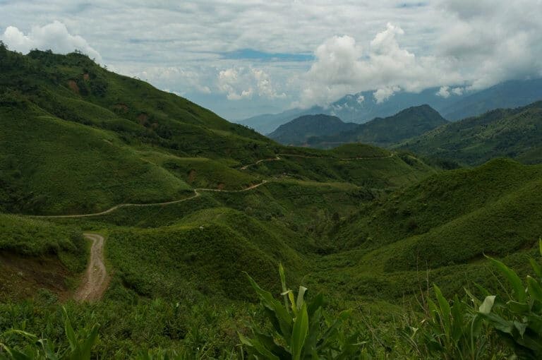 The trail snaking its way through the norther Vietnamese mountains