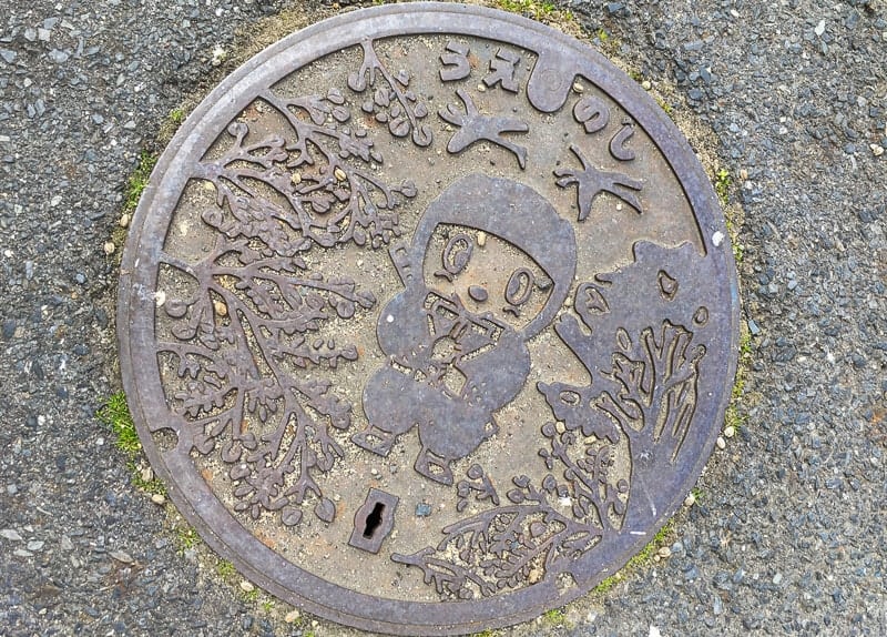 There are plenty of ninja figures scattered throughout the city of Igayru, Japan