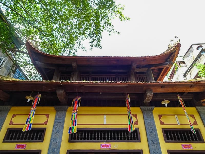 The yellow and red walls of Ly Quoc Su Pagoda