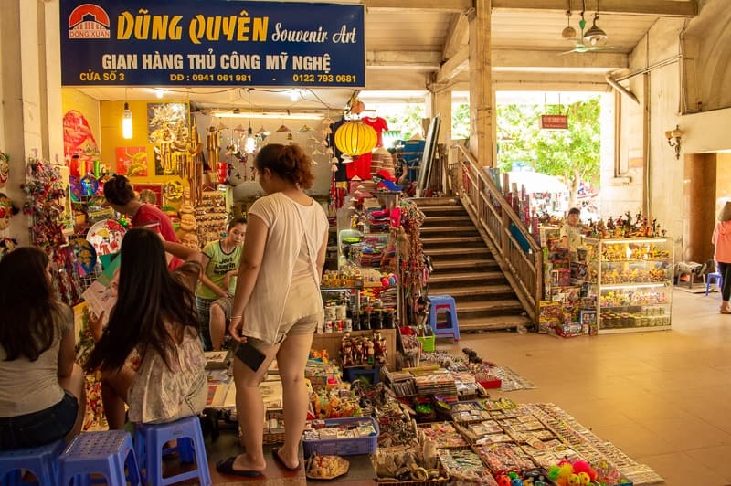 Dong Xuan Market is the final stop of Hanoi's free city walking tour