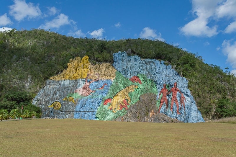 Vinales prehistoric mural is an easy sight to visit 