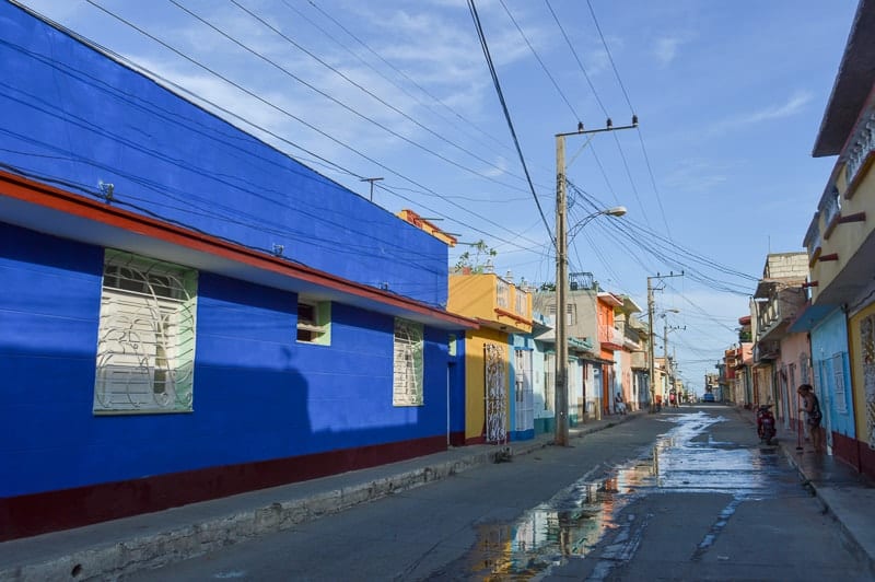 Walking the colorful streets of Cuba 