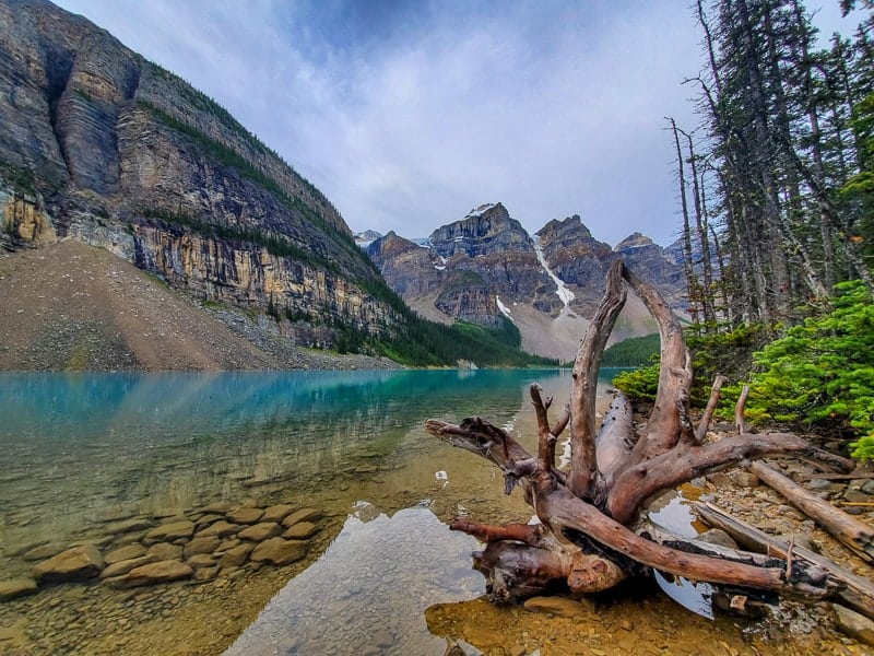 Best Moraine Lake hikes to do 
