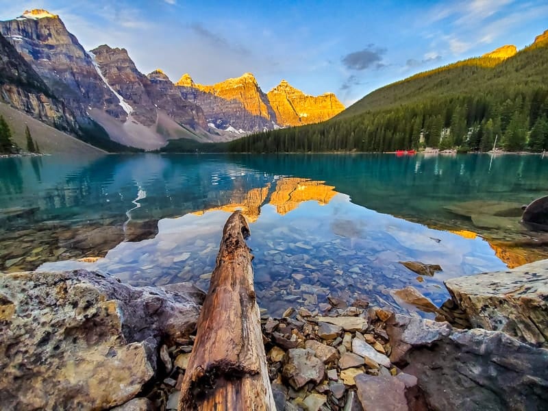 How to visit Moraine Lake for sunrise 
