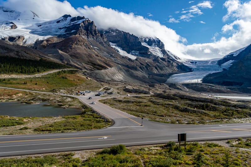 What is the Icefields Parkway in Alberta and what to do there