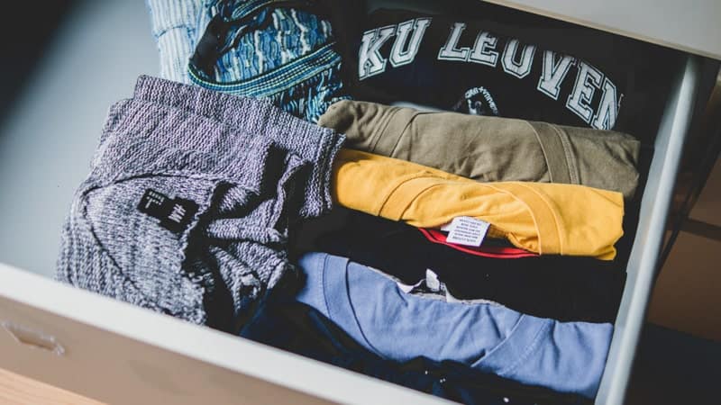 Choosing clothes for travel